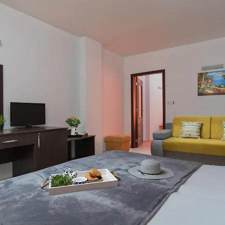 Bisser Studio شقة ساني بيتش